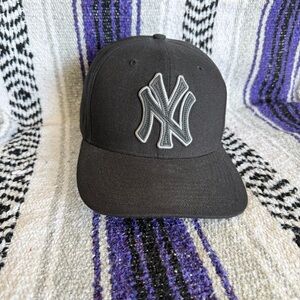 New York Yankees Baseball ‘47 Hat Cap MLB Large Logo Black